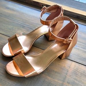 M Kors Rose Gold Ankle Strap Block Heel Size 11